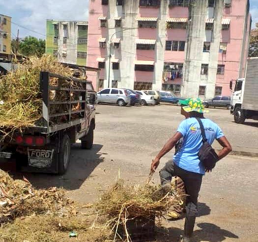 Barrido y limpieza en plazas, calles de nuestro municipio. Plan Santa Lucía se pone Bonita en #SemanaSantaSegura