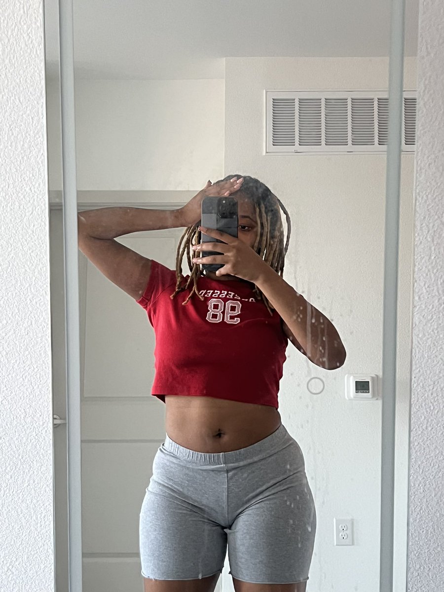 Le’nae B tweet media