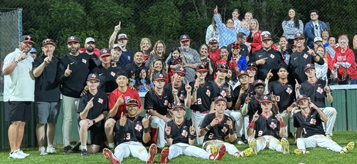 PSTxHSBaseball's tweet photo. @GameGrade Private School Team of the Week is Dallas First Baptist. The #4 Saints  swept district opponent #8 Ovilla Christian 3-2 and 3-1 to secure an undefeated district championship. Congrats!  Full list at https://t.co/69MwN85bjM https://t.co/Q7pSJLCe09