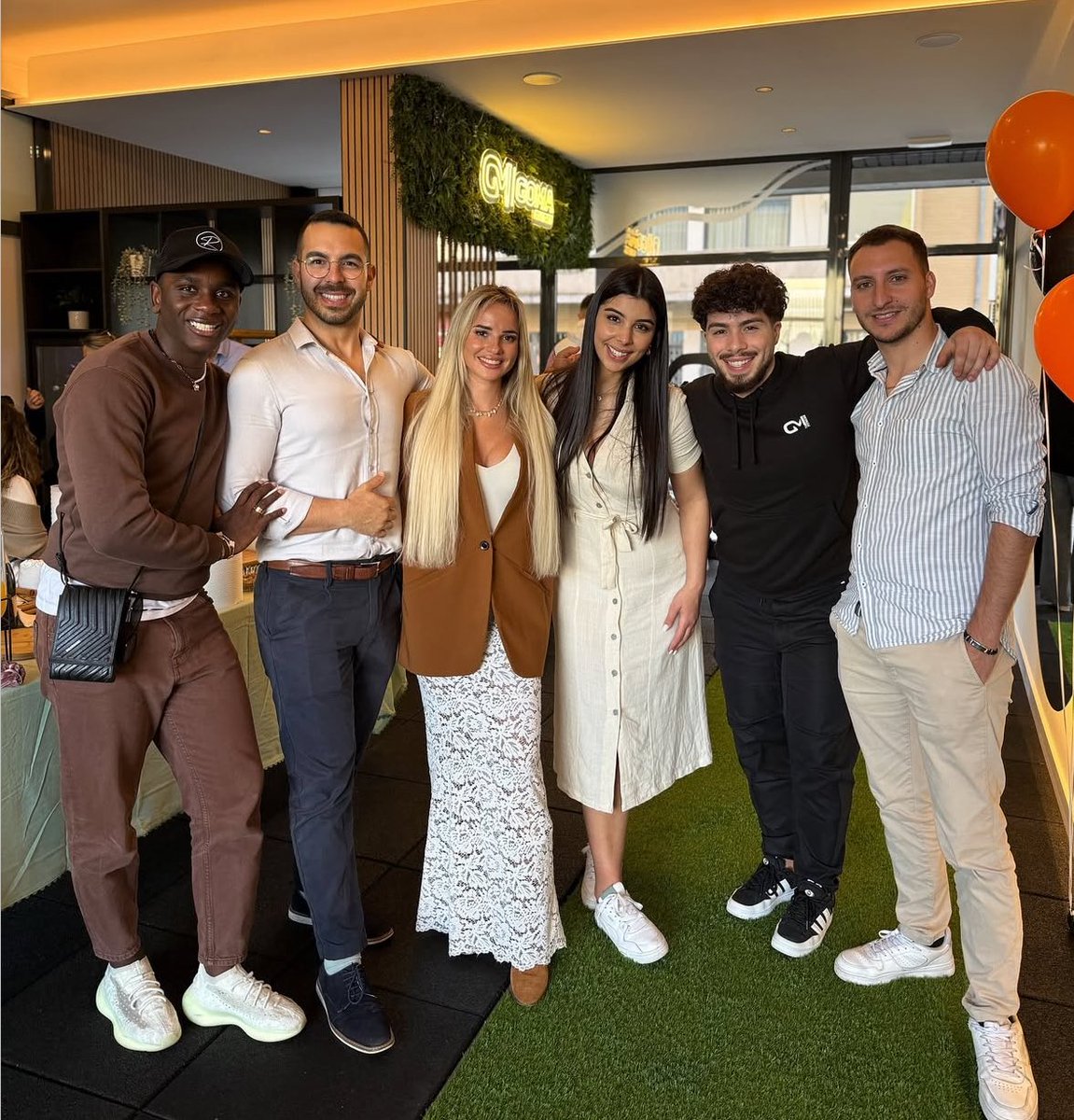 mosqueteiross24's tweet photo. O Diogo Alexandre, o Leo, a Daniela e o Diogo Afonso, estiveram presentes na inauguração do Goma Fitness, em Fafe. 

Que lindos 🥰🤍 #sstvi https://t.co/gjWR7VKiRL