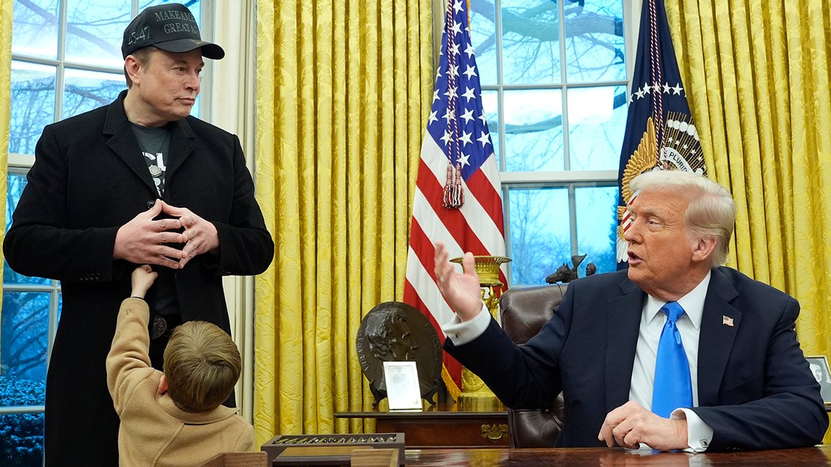 RpsAgainstTrump's tweet photo. NEW: An AP journalist was denied access to an Oval Office event with Donald Trump and El Salvador President Nayib Bukele, despite a ruling by a federal judge last week ordering the WH to restore The Associated Press’s full access to cover presidential events on First Amendment grounds.

The most lawless president in modern American history.
