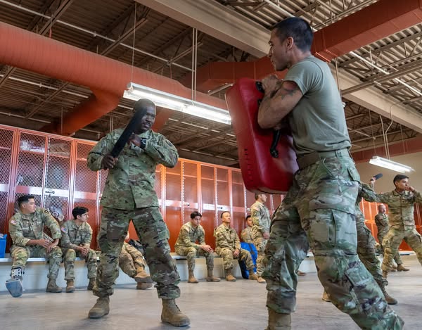 TexasGuard's tweet photo. Train. Serve. Protect. Texas Guard Soldiers on Operation Lone Star. Your journey starts here. #OperationLoneStar #TexasGuard #BorderSecurity #JoinUs https://t.co/AuCmr6d8s1