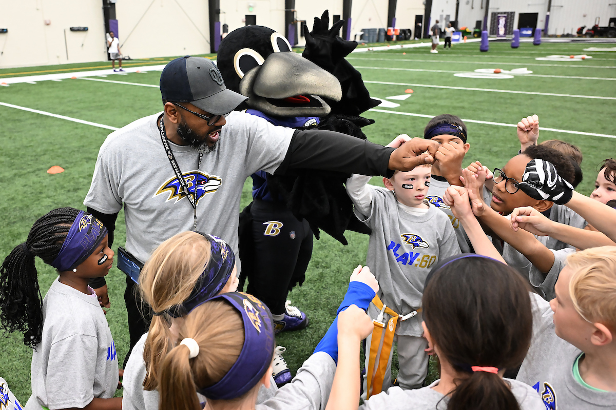 Ravens Community (@ravenscommunity) on Twitter photo Do you have a program that gets kids moving or eating better? We’ve got the funds to fuel fitness and fun!
The <a href="/Ravens/">Baltimore Ravens</a> PLAY60 Grant is now open for nonprofits that promote physical fitness and nutrition education‼️
To learn more and apply, visit: baltimoreravens.formstack.com/forms/play60gr… Do you have a program that gets kids moving or eating better? We’ve got the funds to fuel fitness and fun!
The <a href="/Ravens/">Baltimore Ravens</a> PLAY60 Grant is now open for nonprofits that promote physical fitness and nutrition education‼️
To learn more and apply, visit: baltimoreravens.formstack.com/forms/play60gr…