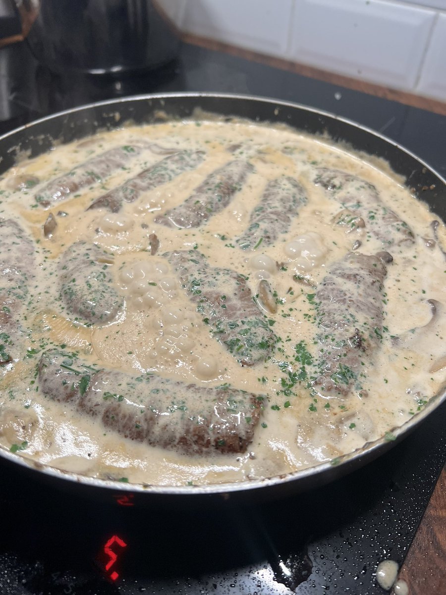 Några små oxrullar i svampsås