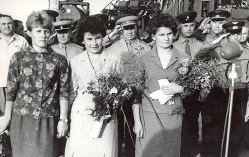no_soy_erik's tweet photo. FALSO. 

La primera misión al espacio 100% femenina fue Vostok 6 en 1963. Fue 100% femenina no sólo porque solo estaba ella en la nave sino también porque Irina Solovyova era la piloto de respaldo y Valentina Leonídovna de apoyo.

Que vergüenza dais. https://t.co/yeQwzrZ7sK