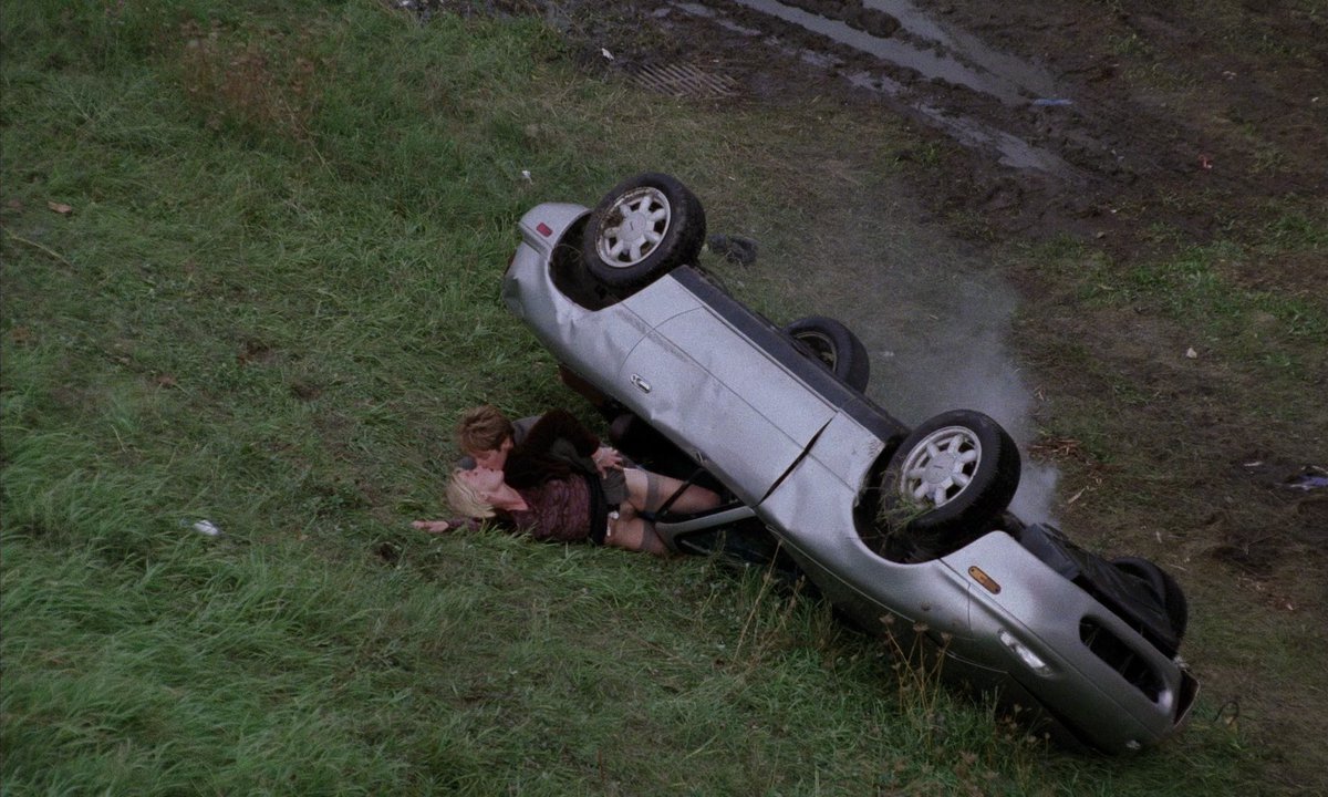 HauntedMovies's tweet photo. Crash (1996) dir. David Cronenberg https://t.co/WNi7666GYc