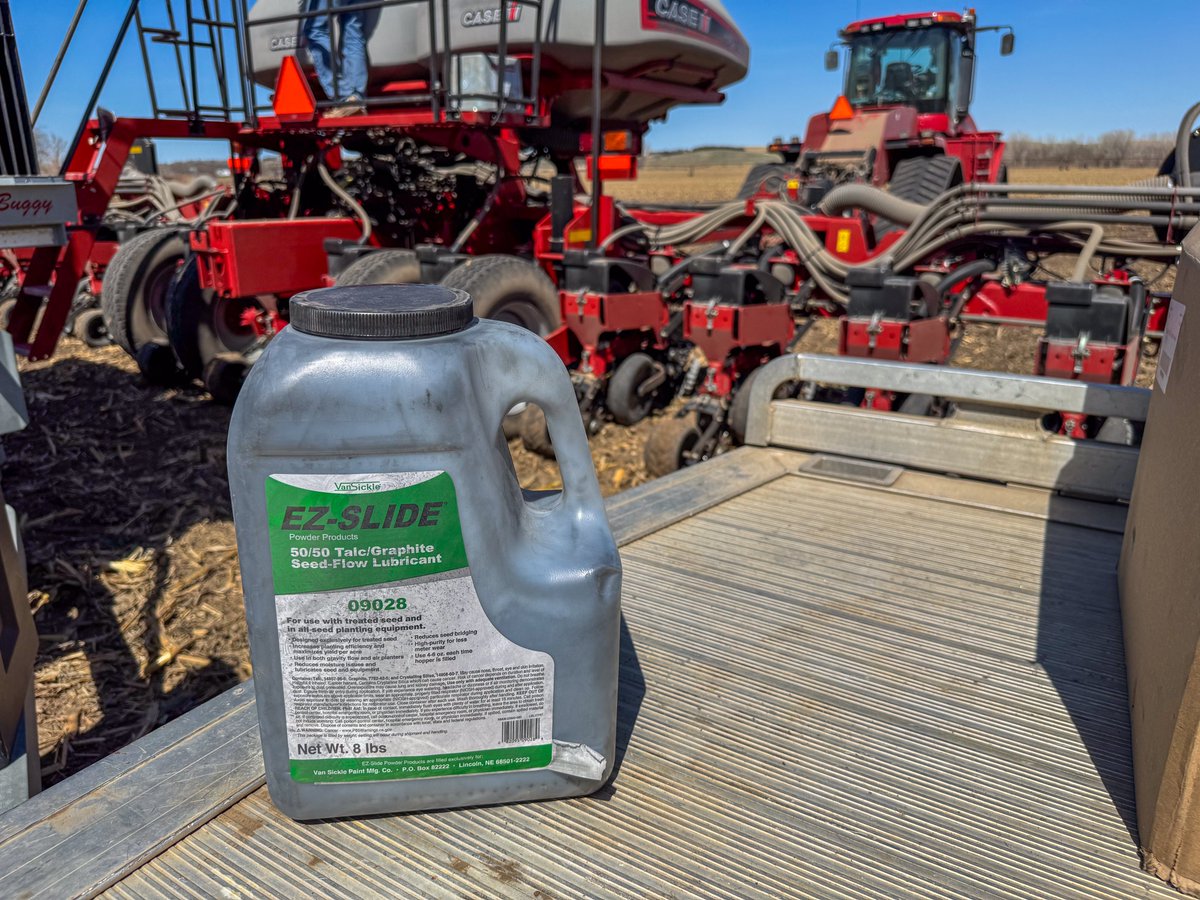 Kayton_Int's tweet photo. Stop in for all your Talc/Graphite needs this planting season!🌱

EZ-Slide 50/50 - $38.84/8lbs.
EZ-Slide 80/20 - $61.00/8lbs.
Seed Silk Natural Talc
Seed Silk Natural Graphite 

**Case IH, Kinze, and John Deere planters** https://t.co/ZzmobW3TEq