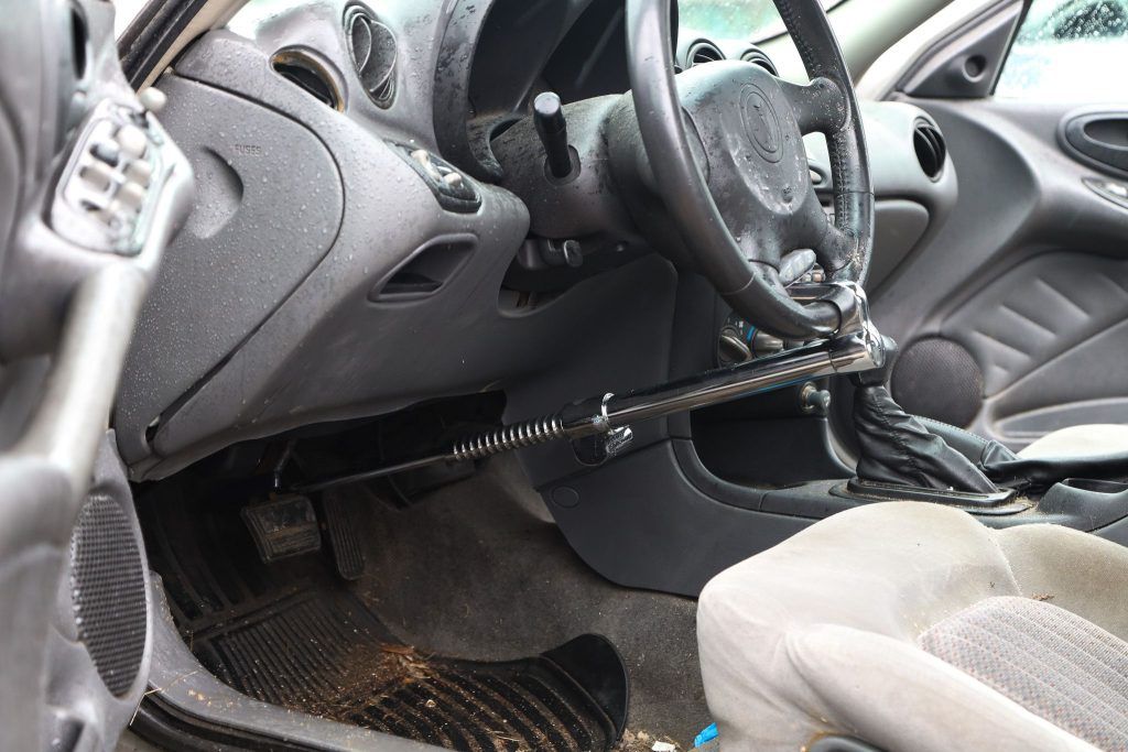 mahmadsohel's tweet image. Best Anti-Theft Steering Wheel Locks That You Can Use daxstreet.com/cars/241291/be… #steeringlock #theftprevention