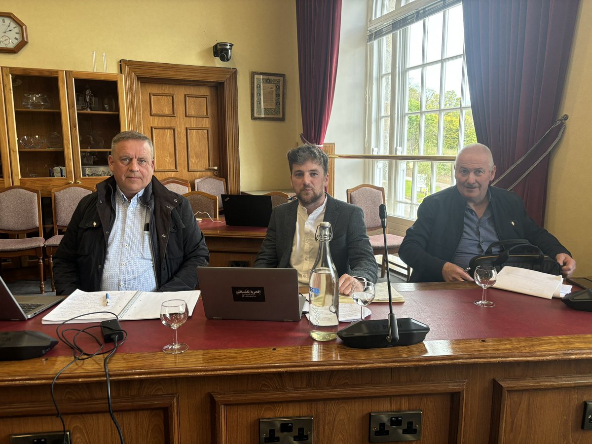 CavanSinnFein's tweet image. I mbun na hoibre! Cllrs Damien Brady, Stiofán Conaty &amp;amp; Noel Connell ahead of today’s monthly meeting of Cavan County Council. 

#SinnFéin working hard for you
Ag obair go crua ar do shon