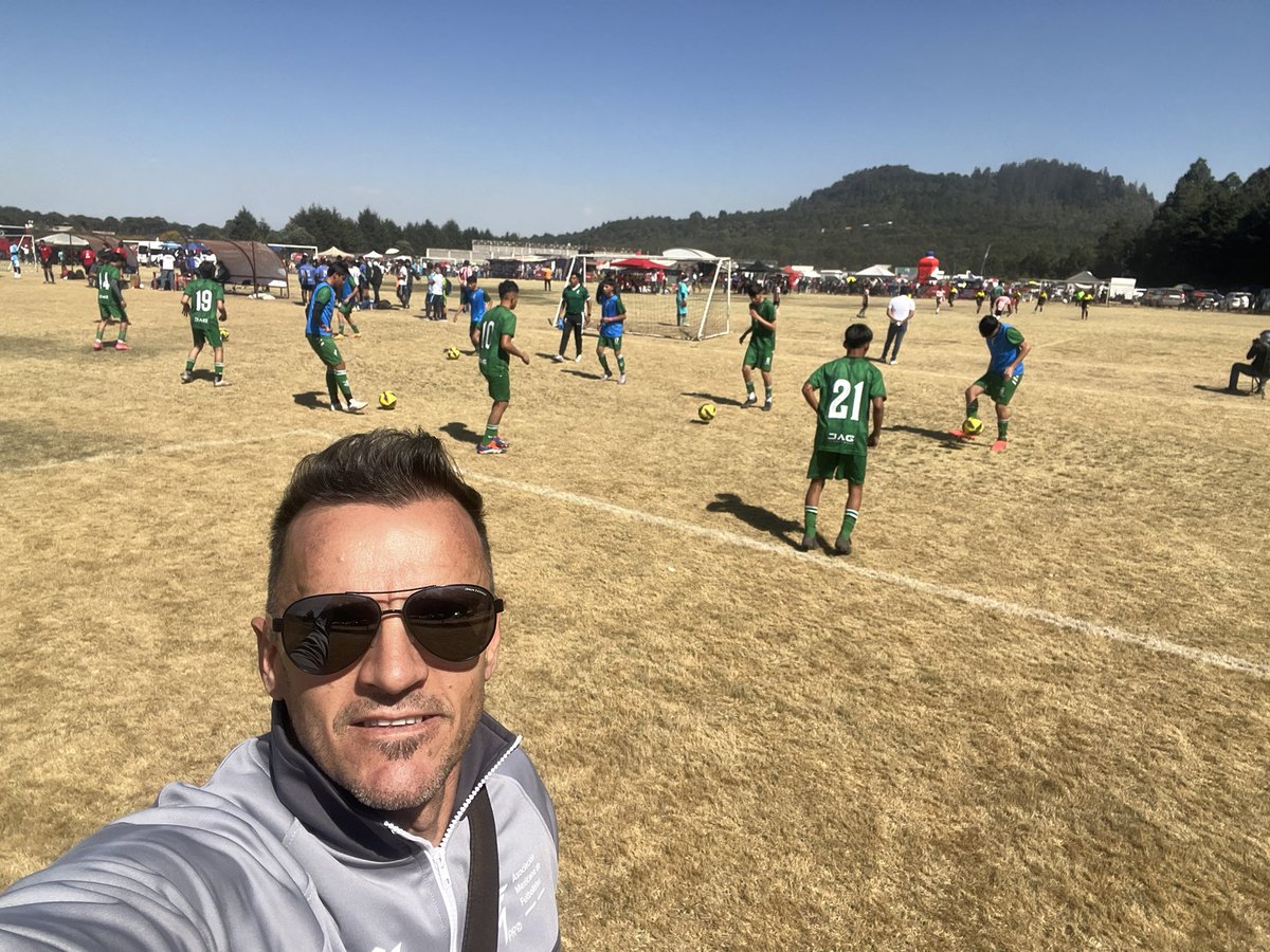 ☝️☝️❤️
Que lindo es el fútbol, no te acabes nunca🙏 muy orgulloso del esfuerzo que hicieron chicos, se reflejó en el marcador⚽️🥅😍