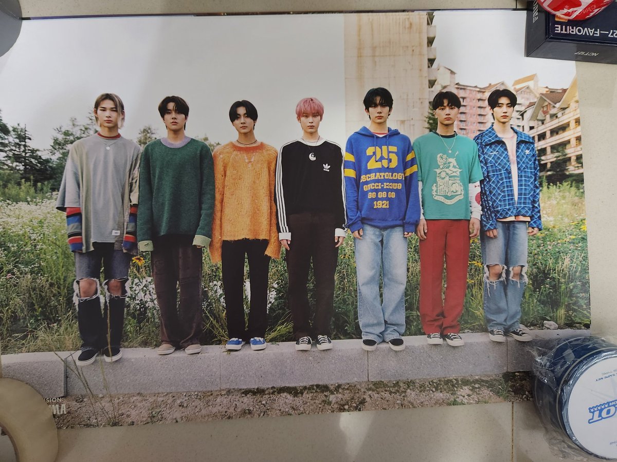 SeoulStationPH's tweet photo. WTS LFB OFFICIAL POSTERS 

random group : stray kids enhypen treasure nct bts txt twice astro bts pentagon girls generation nct 127 nct dream

PHP10 each

posters will be folded, or can give free poster tube, buyer will shoulder sf via j&amp;t
long dop for sf can be accepeted https://t.co/G0dCZmbzTs
