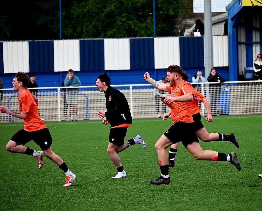 PCFCSunAdults's tweet image. A picture speaks a thousand words 

@JackLewin26 Kaden Jelley and Kenzie Jenkinson running to celebrate after the semi final win yesterday 

#PCFC