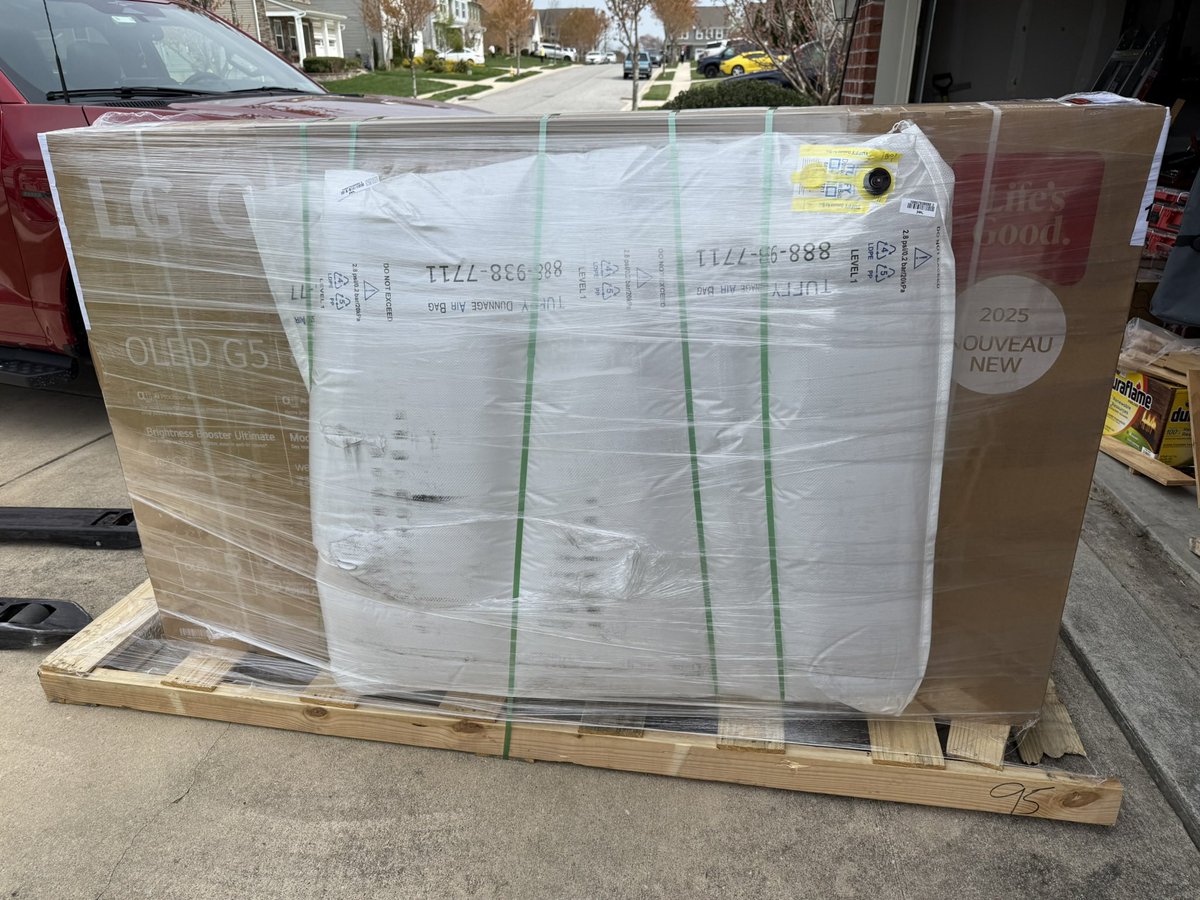 Navesink's tweet image. My replacement @LGUS just showed up with airbags deployed :). Thanks @RobertZohn and crew! Hoping the electronics in this one are good to go.