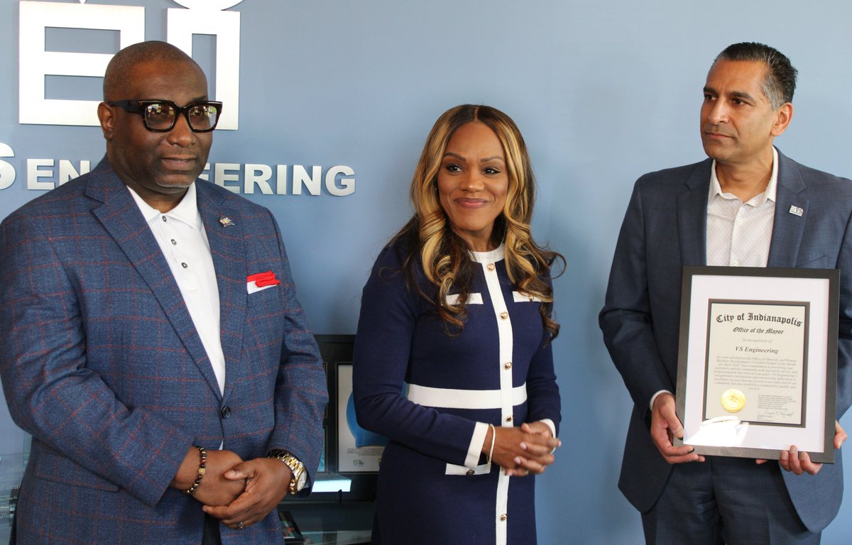 VSEngineering's tweet image. We’re proud to be named April’s Vendor of the Month by the City of Indianapolis @OMWBD ! Thanks to Director David Fredricks, Councilor Maggie Lewis &amp;amp; @WISHNews8 for celebrating with us.

🎥 Watch the full story: bit.ly/3xZ0yfc

#VSEngineering #OMWBD #WishTV