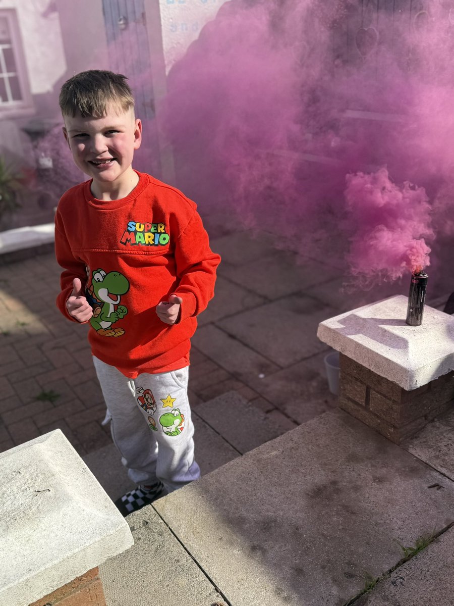 Donate4Dáithí (@donate4daithi) on Twitter photo Hi, I’m Dáithí. I’m 8 & I’ve been waiting almost 7 years for a heart transplant. I was born with half a working heart.
Join the <a href="/NHSOrganDonor/">NHS Organ Donation💗🫀🫁</a> Register & talk to your loved ones about your decision. It can really help people like me!
#OrganDonationSavesLives #LetsTalkAboutIt Hi, I’m Dáithí. I’m 8 & I’ve been waiting almost 7 years for a heart transplant. I was born with half a working heart.
Join the <a href="/NHSOrganDonor/">NHS Organ Donation💗🫀🫁</a> Register & talk to your loved ones about your decision. It can really help people like me!
#OrganDonationSavesLives #LetsTalkAboutIt