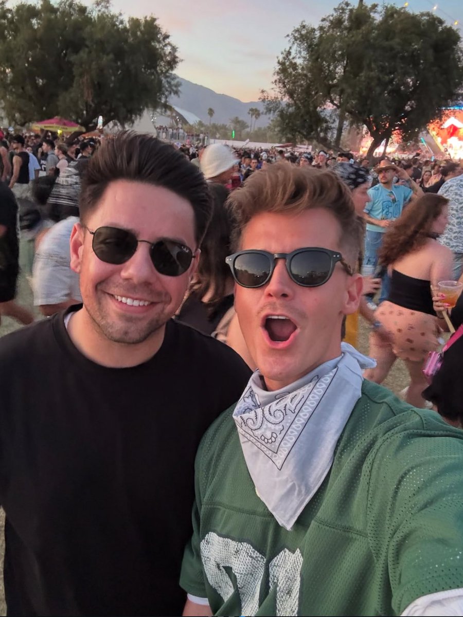 SuperfanJamie's tweet photo. Jamie’s first Coachella 🙃 via: IG  outfit on 10 🤩 https://t.co/ZTHfDvQM7K