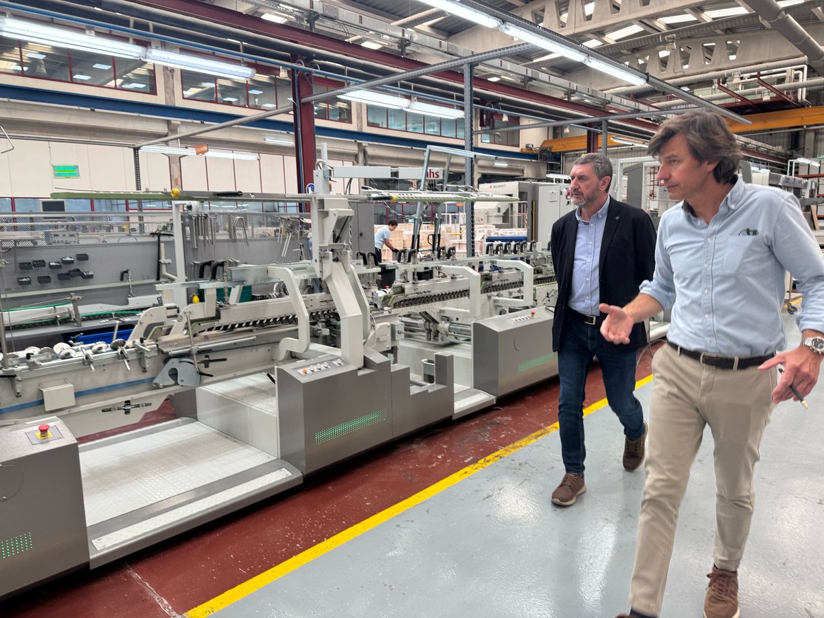 🏭  Visitem amb <a href="/perepubill/">Pere Pubill Linares</a> les instal·lacions de #LGRPackaging, una companyia enfocada en la innovació, la qualitat i la sostenibilitat.

💼 Continuem treballant per fomentar el creixement i la competitivitat de les empreses de #BarberàdelVallès

#Industria #Innovació #BdV
