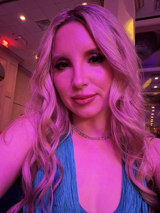 Watch Piper Perri's leaked NSFW photo on TwXstars