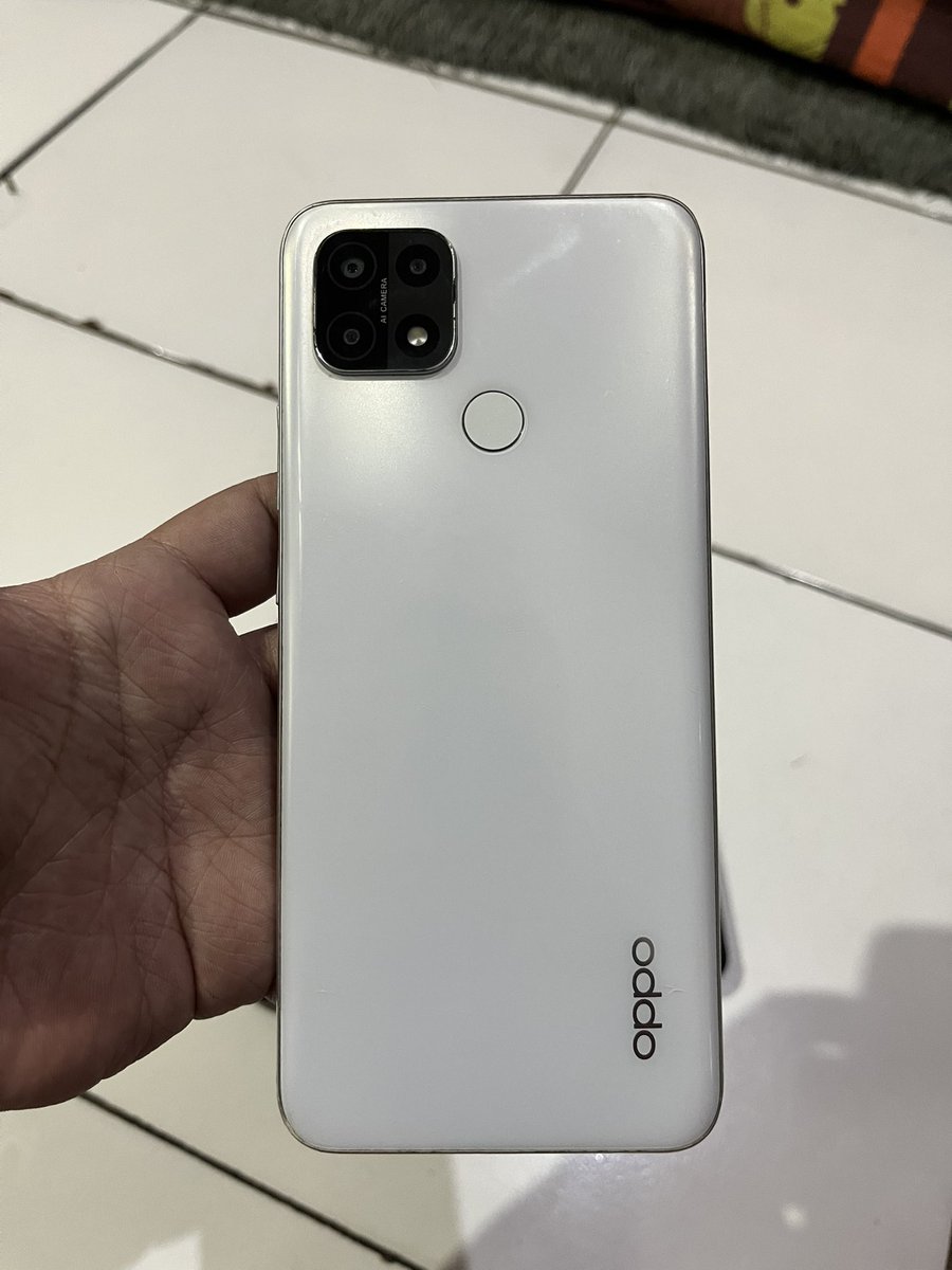 calvinalej's tweet photo. wts oppo a15 
- no box
- free charger
- semua masih ori
- minus tombol on off &amp; volume susah dipencet

open price 600k nego alus

dom jakut, jakpus, jatiasih, jatisari sekitarnya https://t.co/qzNi2q6Vjx