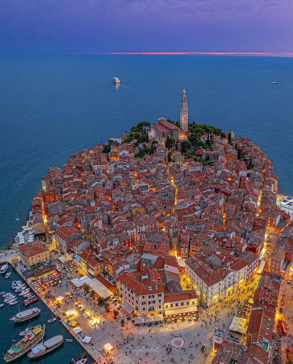 viewsoff's tweet photo. Rovinj, Croatia https://t.co/s6vWFhtdva