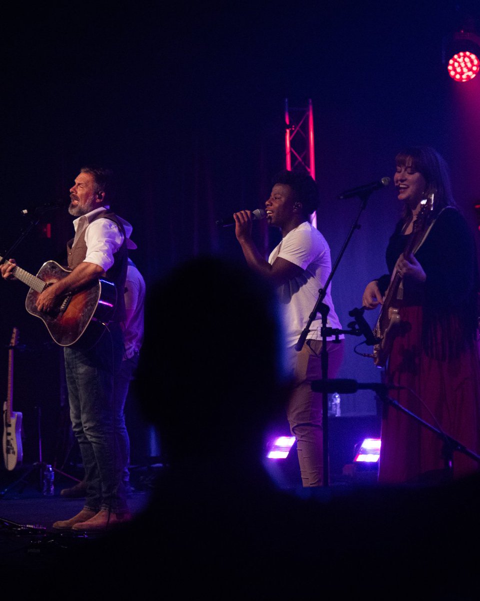 And that’s a wrap on the I Love Jesus Tour! Thank you all for coming out and filling up these rooms. We feel so blessed to share this music with you. Til next time! 🙌 
📷: Josiah Fields (photos 2-5)