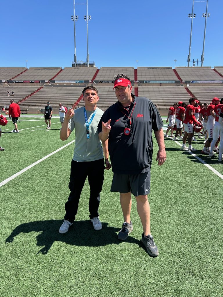 Isaiahortega262's tweet photo. Had a great day at the University of New Mexico’s spring practice!
@GHSCoachBrown @Coach_Eck @PrepRedzoneNM @Beau_Davidson @DannyUrquhartFB https://t.co/zO05XcH8Dx