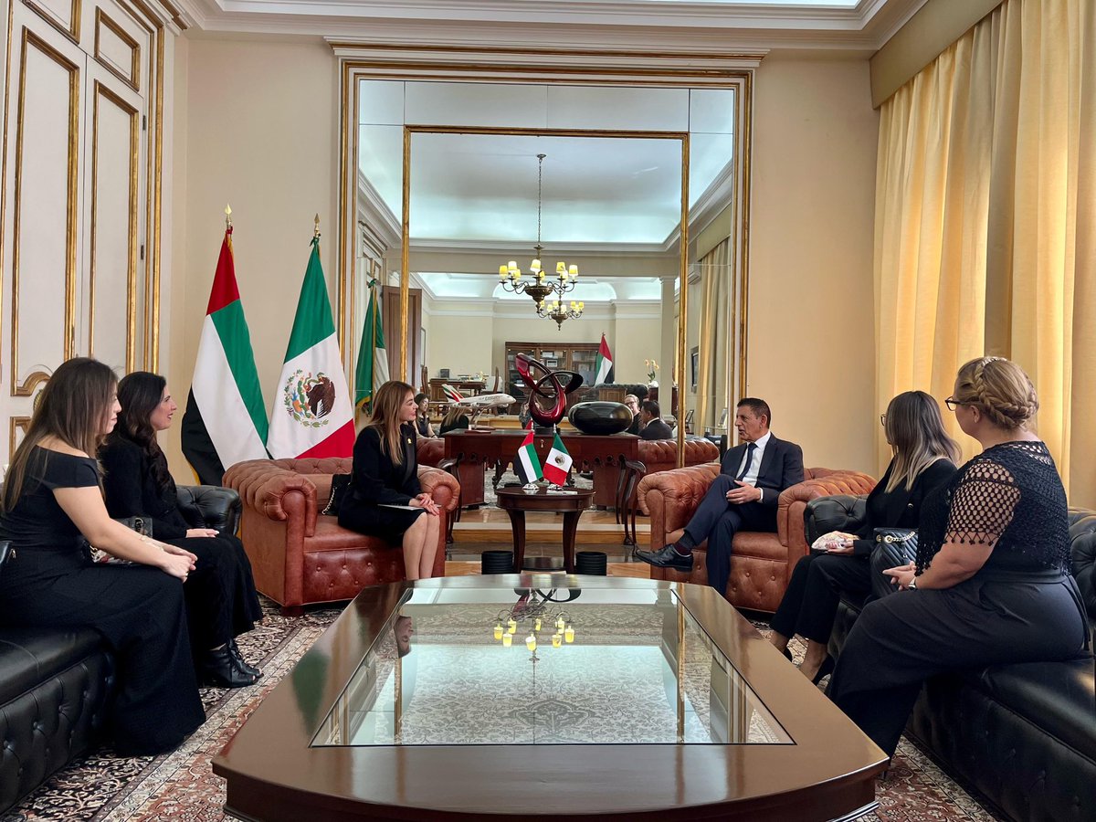 Continuamos fortaleciendo lazos internacionales. El comité de vinculación fue recibido por el Excmo. Embajador de Emiratos Árabes Unidos en México, Salem Rashed Alowais, en una mesa de trabajo estratégica para abrir oportunidades comerciales, culturales y de inversión.