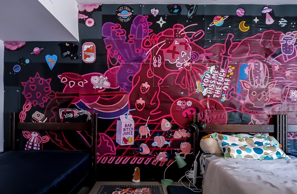 Cest_Chi's tweet photo. Guess who spent a week making a #mural in their dorm room just to take it off and move out in may?
I was depressed ok? 😭 
(RIP my laptop so u better appreciate it)
#digitalart #wallart #artmoots #ArtistOnTwitter #illustration #graphicdesign #artshare #characterdesign #drawing https://t.co/qt3awew8CH