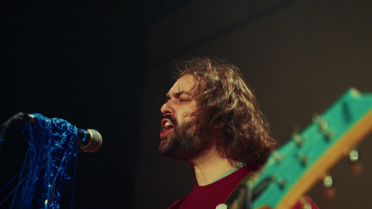 you can watch the music video for our new song “thread” right now and stream it anywhere you listen to music ☀️🧵youtu.be/heG7wP22ZjU?si…
