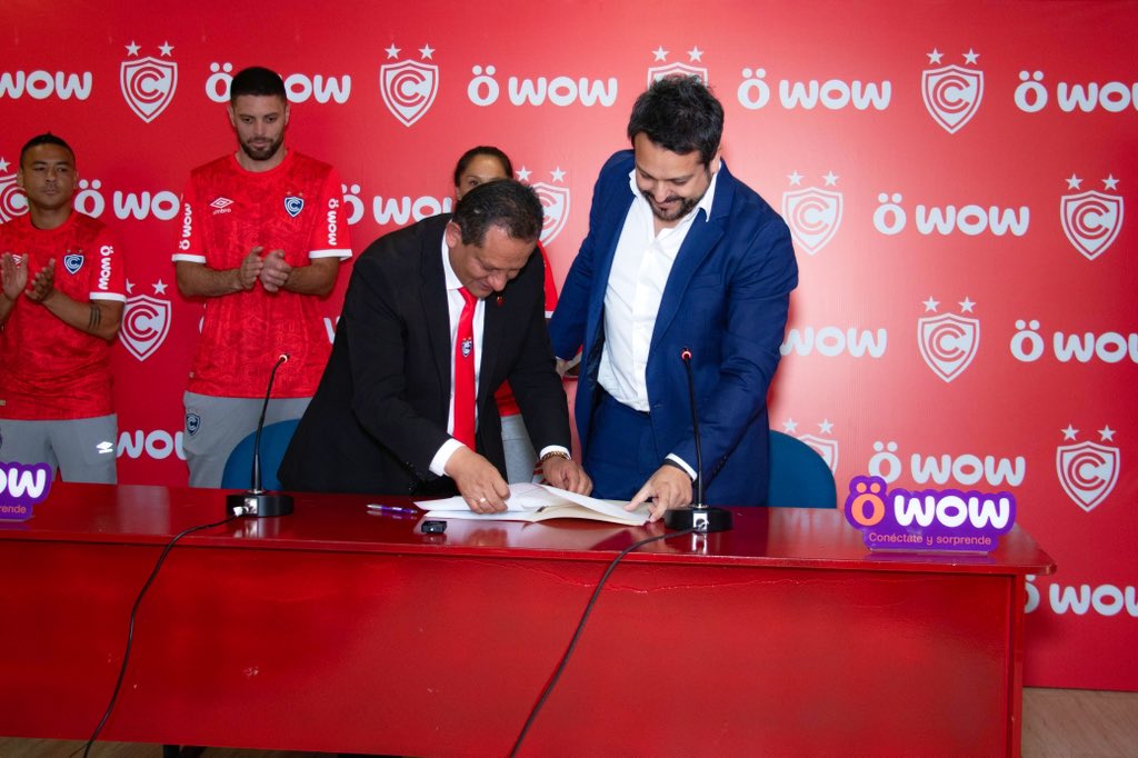 carpelag's tweet photo. Club Cienciano es Wow! Desde enero sumamos al “Papá” a los equipos que acompañaremos este 2025. Tanto el equipo masculino como el femenino recibirán el apoyo de WOW Perú en la liga local y campeonatos internacionales 💜❤️ https://t.co/Rk4nmbQFss