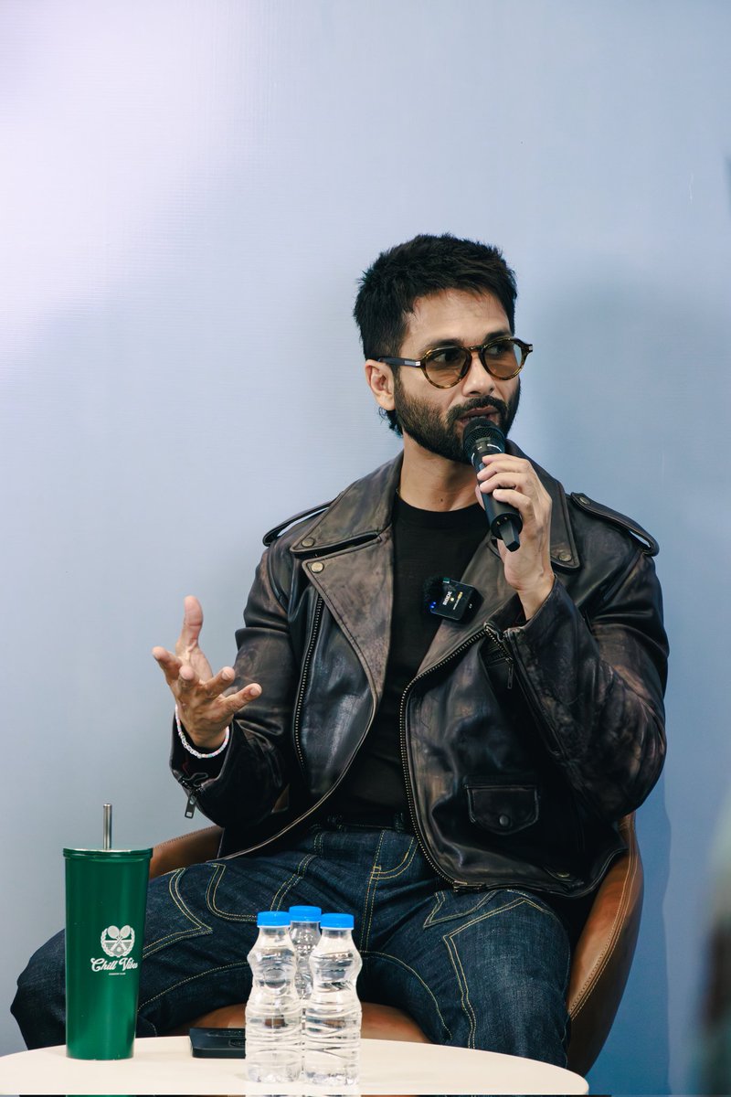 sanketgraphy's tweet photo. Captured some moments for HT City as @shahidkapoor and @hegdepooja while promoting their film '#Deva' ! They were guests on HT City's "Stars in the City", hosted by @sonalkalra .
#Celebrities #shahidkapoor #PoojaHegde #MovieTalkies @NetflixIndia https://t.co/gNDLwwoQp2