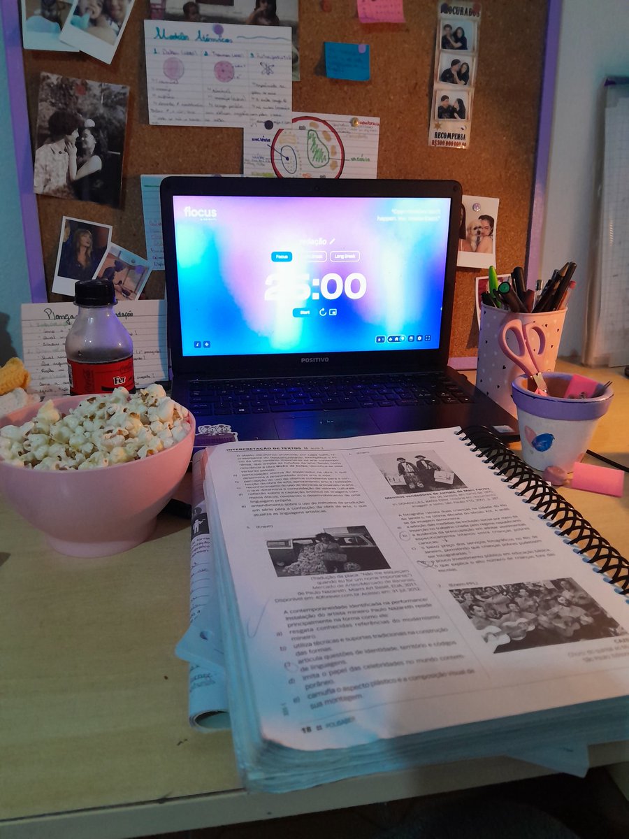 studysopa's tweet image. pipoquinha com manteiga + coquinha zero gelada + interpretação de texto. a vida tá boa dimais