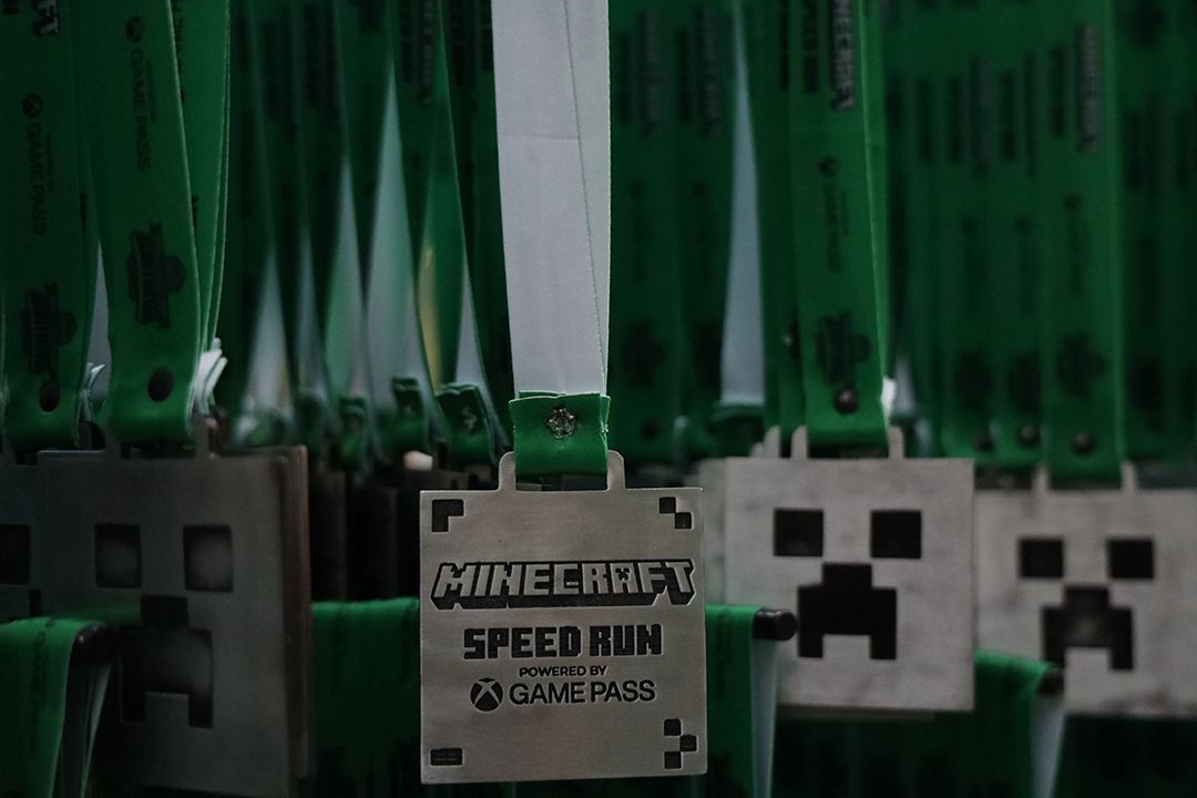 emocionD's tweet image. ¡Así nos presumieron sus medallas los valientes corredores de la carrera Minecraft Run! 🏃‍♀️💨🏅

¡Ni un Enderman pudo alcanzarlos! ⛏ Ahora es tu turno de lucir tu medalla con orgullo! No olvides etiquetarnos. ¡Queremos ver tu victoria!

#MinecraftRun #medalmonday