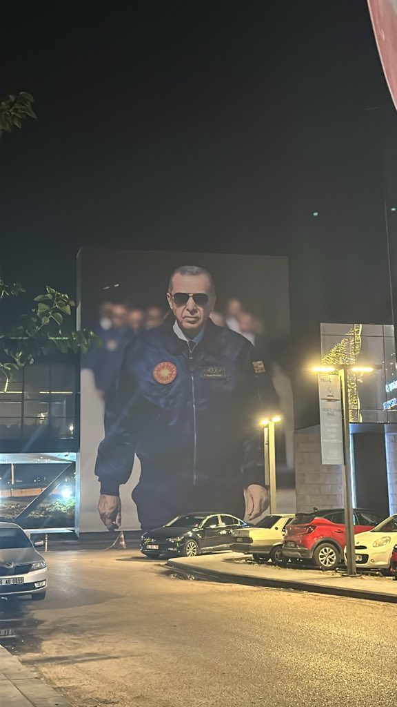 50 fava şunun üstünü spreyle boyarım