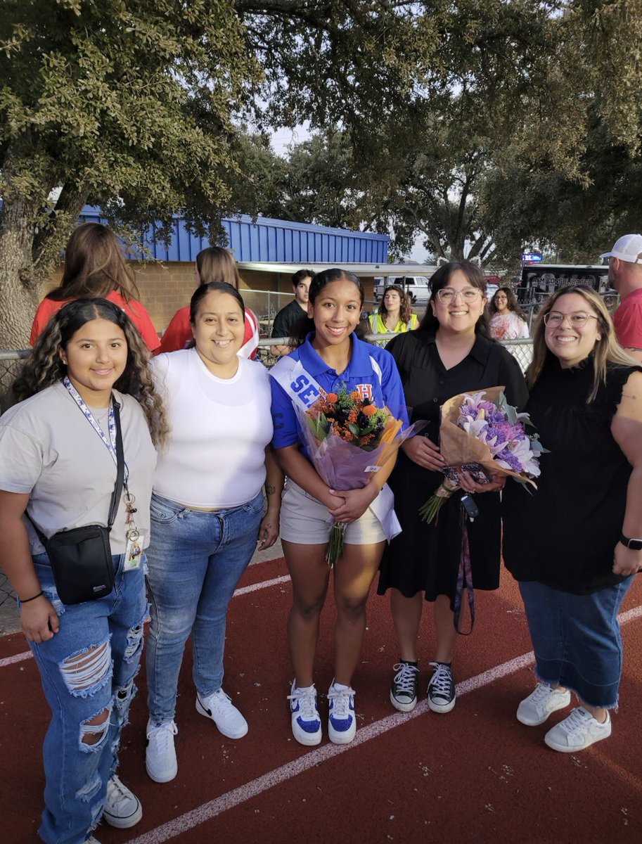 HHS_AthTraining's tweet image. Happy birthday to Hailey!! This hard working and dedicated young lady is full of ambition and success! Happy birthday and hope your day is amazing!!!