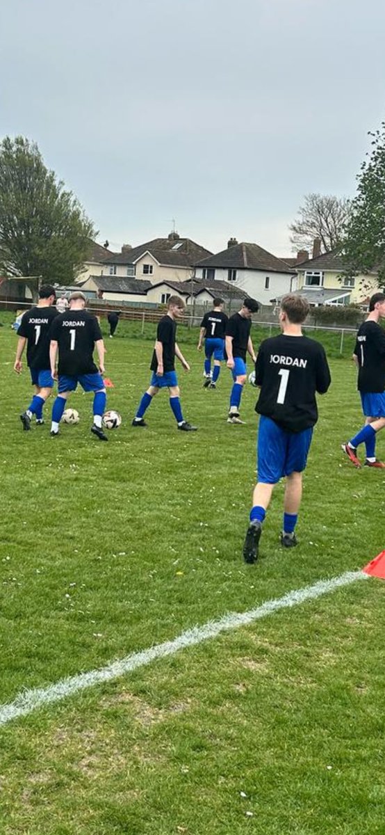 Saltford_FC's tweet image. Our thoughts and prayers are with Jordan, our young goalkeeper, who has been seriously injured in a recent accident. Everyone at Saltford Football Club is sending strength and love to Jordan and his family. Our first team were keen to show their support for him on Saturday🙏🏻