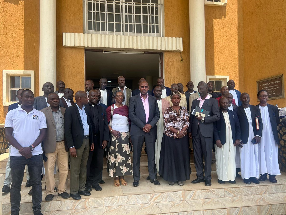 toorokingdompm's tweet image. Today, the Toro kingdom has officially launched a campaign to rehabilitate our royal tombs.
A meeting was held at our parliament with representatives from various clans, who endorsed the initiative and are now tasked with encouraging their clan members to support the cause and…