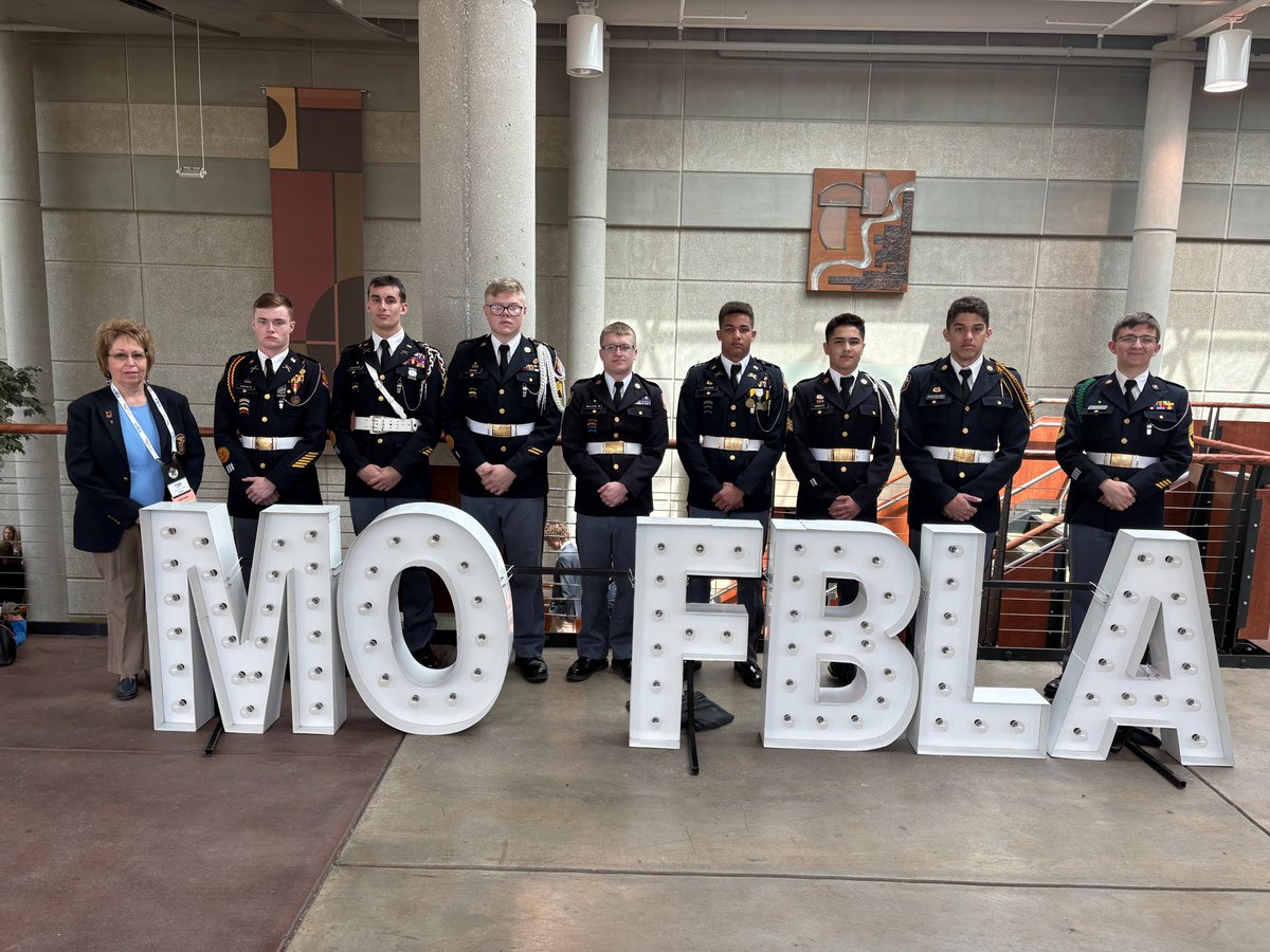 MOmilitaryacad's tweet image. MMA cadets pause for a photo at the Missouri state Future Business Leaders of America conference! #moslc25 #fblastate