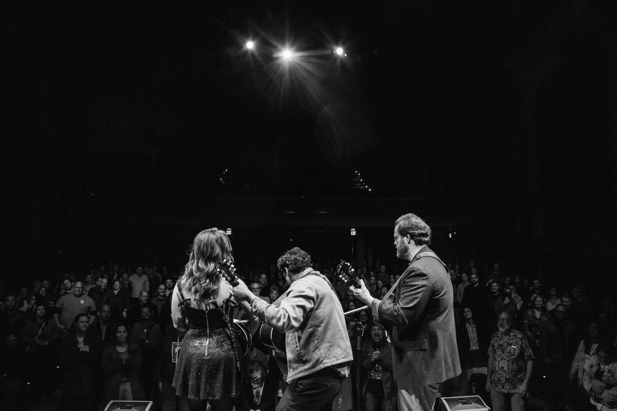 Back to business in a few. 🚌🗺️

What songs do y’all wanna hear out on the road?

📸 @savannahlaurenphoto 

#thelonebellow #live #ontour #2025