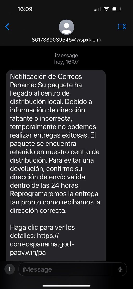 rocio5415's tweet photo. Me han llegado estos dos avisos a mensajes Huele a estafa o es verdad 
Ayuda por favor https://t.co/mVp3ToaWoB