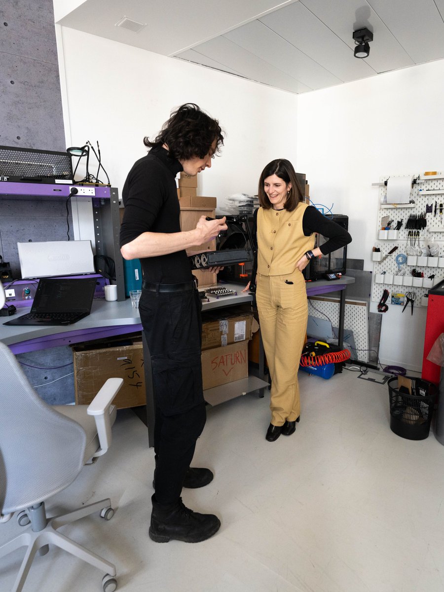 Scaleway FR (@scaleway_fr) on Twitter photo đ La semaine dĂ©marre fort avec une visite de <a href="/ClaraChappaz/">Clara Chappaz</a> dans nos locaux !
Aujourdâhui, nous avons eu lâhonneur dâaccueillir Clara Chappaz, Ministre dĂ©lĂ©guĂ©e chargĂ©e de lâIntelligence Artificielle et du NumĂ©rique, dans nos locaux, en prĂ©sence de notre CEO Damien Lucas, et đ La semaine dĂ©marre fort avec une visite de <a href="/ClaraChappaz/">Clara Chappaz</a> dans nos locaux !
Aujourdâhui, nous avons eu lâhonneur dâaccueillir Clara Chappaz, Ministre dĂ©lĂ©guĂ©e chargĂ©e de lâIntelligence Artificielle et du NumĂ©rique, dans nos locaux, en prĂ©sence de notre CEO Damien Lucas, et