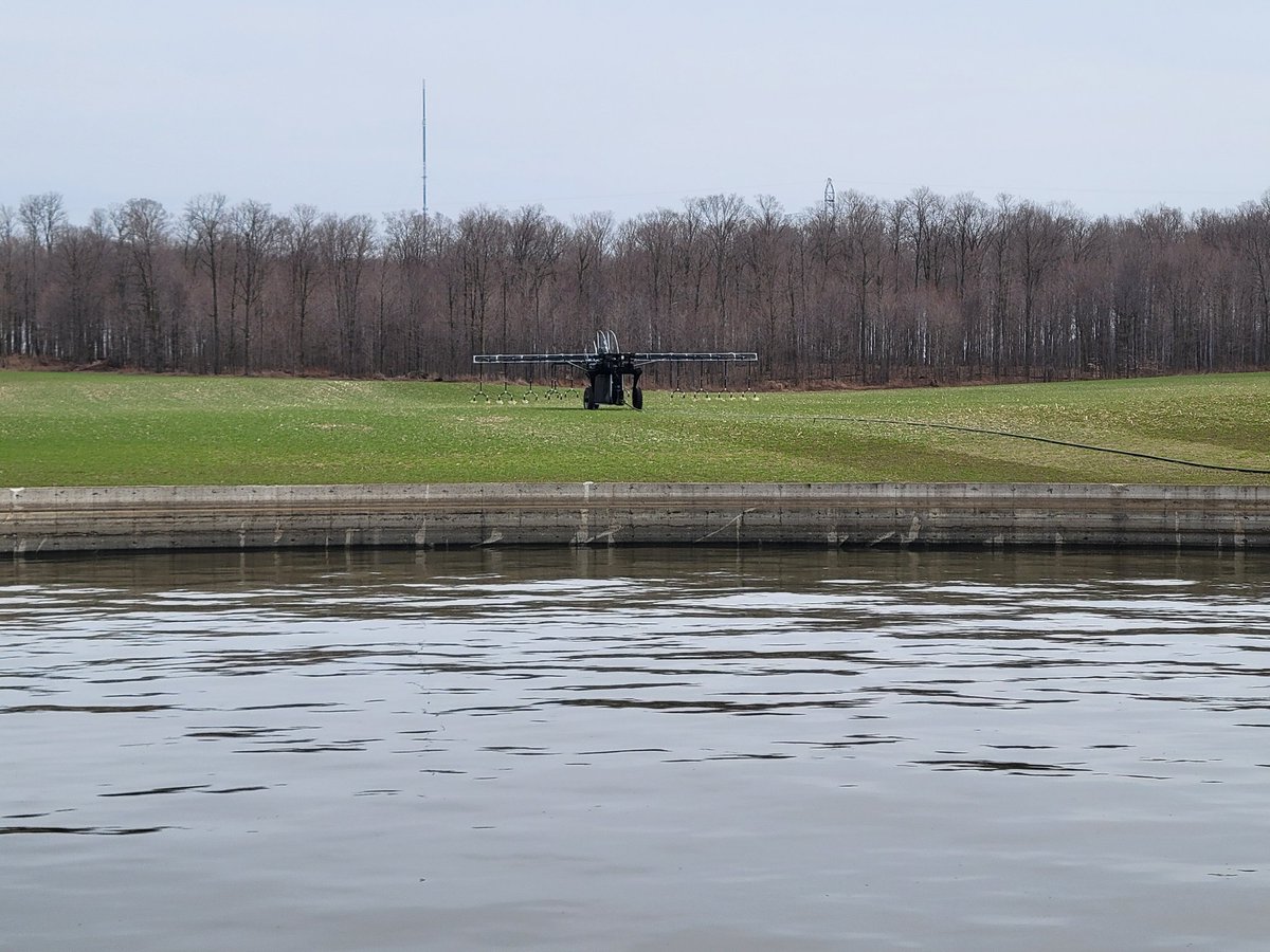 Great day to spread some manure! A completely new way new nurture your crop! <a href="/360yieldcenter/">360 Yield Center</a> <a href="/GRRobotics/">Grand River Robotics</a>