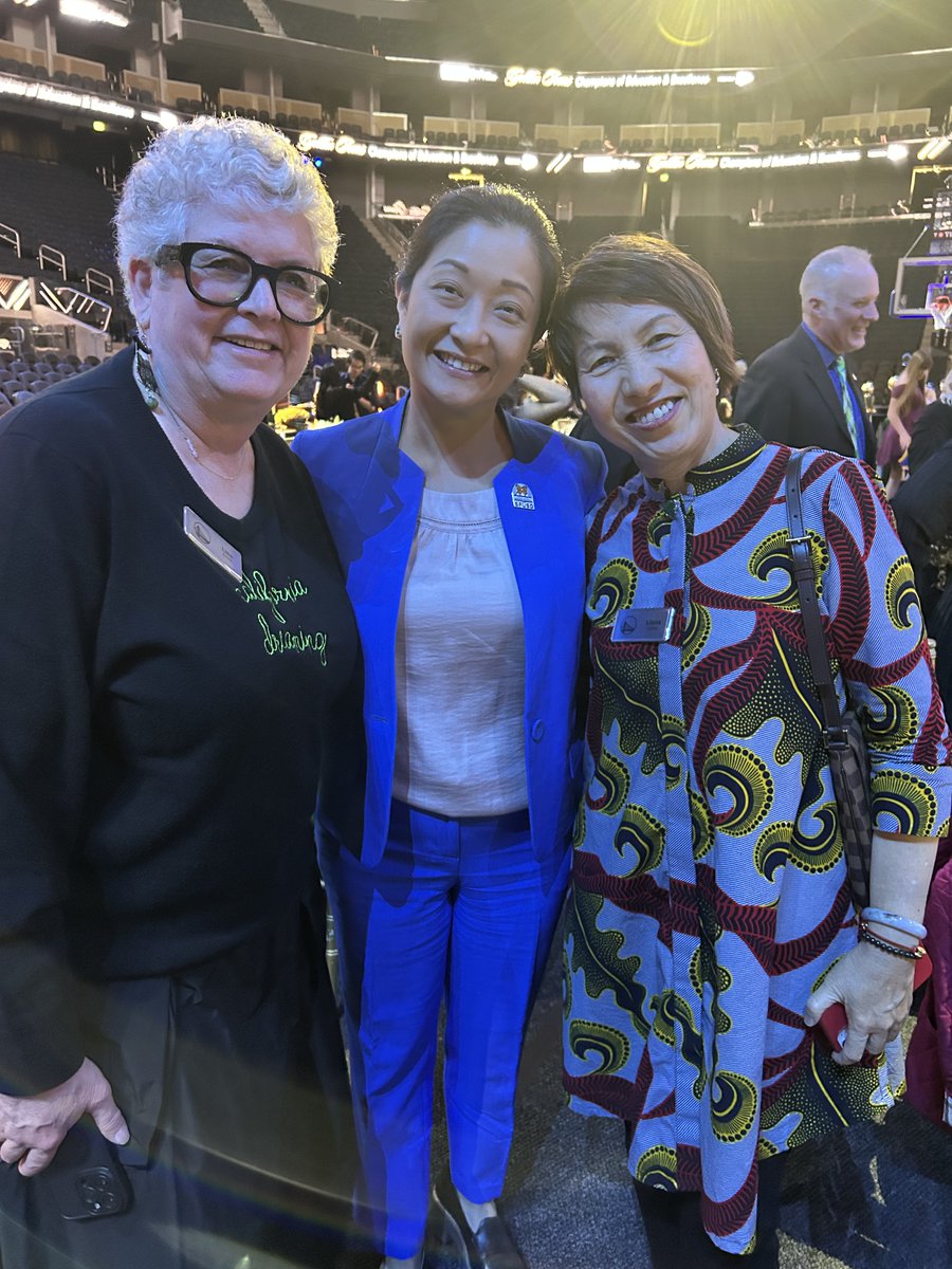 SF public schools (@sfunified) on Twitter photo Congratulations to all the educators and administrators who received the inaugural <a href="/salesforce/">Salesforce</a> and <a href="/warriors/">Golden State Warriors</a> Foundation Golden Icon "Champions of Education & Excellence" awards. Awardees attended a celebration on the Warriors' home court that highlighted their impact and legacy! Congratulations to all the educators and administrators who received the inaugural <a href="/salesforce/">Salesforce</a> and <a href="/warriors/">Golden State Warriors</a> Foundation Golden Icon "Champions of Education & Excellence" awards. Awardees attended a celebration on the Warriors' home court that highlighted their impact and legacy!