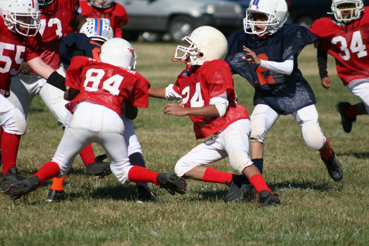 For National #YouthSports Safety Month, #NOCSAE recognizes everyone promoting education, training &amp; proper equipment to protect young athletes.

Learn more about the 🚨first-ever🚨 performance standard for #youthfootball🏈 helmets recently finalized by NOCSAE: