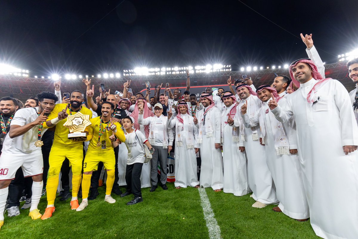 diriyahclub's tweet photo. سر وملفاك.. لدرعك مسيرة 🏆
#دروعنا_شامت 🦅 https://t.co/Rl1mQwB5vM