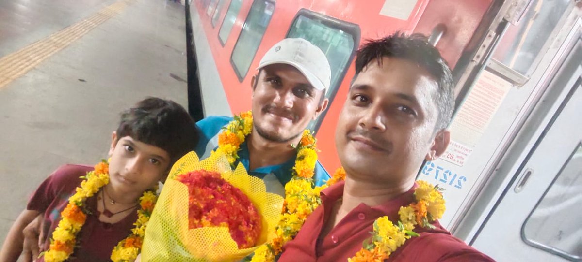 Jalamsingh Rajpurohit jeran bhinmal (@jalamsingh915) on Twitter photo рд╢реНрд░реА рд╕реБрдВрдзрд╛ рдорд╛рддрд╛ рд░реЗрд▓ рд╕рдВрдШрд░реНрд╖ рд╕рдорд┐рддрд┐ рдЪреЗрдиреНрдирдИ рдХреЗ рдЙрдкрд╛рдзреНрдпрдХреНрд╖ рд╢реНрд░реА рдЬрд╛рд▓рдо рд╕рд┐рдВрд╣ рдЬреА рд░рд╛рдареМрдбрд╝ рдЙрдиреНрд╣реЛрдВрдиреЗ рдХреАрдорддреА рд╕рдордп рдирд┐рдХрд╛рд▓рдХрд░ рдЖрдЬ рдореЗрд░реЗ рд▓рд┐рдП рдмрд╣реБрдд рд╣реА рдЕрдЪреНрдЫрд╛ рджрд┐рди рдерд╛ рдпрд╣ рд╣рдорд╛рд░реА рдкрд╣рд▓реА рдореБрд▓рд╛рдХрд╛рдд рд╣реИ рдЖрдордиреЗ-рд╕рд╛рдордиреЗ рдХреА рдмрд╣реБрдд рд╣реА рдЦреБрд╢реА рдХрд╛ рдкрд▓ рдерд╛
<a href="/lumbaram64/">Lumbaram Choudhary</a>
<a href="/jalamsingh1988/">Jalam Singh Rathore. ЁЯЗоЁЯЗ│ЁЯЗоЁЯЗ│ЁЯЗоЁЯЗ│ЁЯЗоЁЯЗ│ЁЯЪВЁЯЪКЁЯЪД</a>
<a href="/darvinsharma31/">darvinsharma</a> рд╢реНрд░реА рд╕реБрдВрдзрд╛ рдорд╛рддрд╛ рд░реЗрд▓ рд╕рдВрдШрд░реНрд╖ рд╕рдорд┐рддрд┐ рдЪреЗрдиреНрдирдИ рдХреЗ рдЙрдкрд╛рдзреНрдпрдХреНрд╖ рд╢реНрд░реА рдЬрд╛рд▓рдо рд╕рд┐рдВрд╣ рдЬреА рд░рд╛рдареМрдбрд╝ рдЙрдиреНрд╣реЛрдВрдиреЗ рдХреАрдорддреА рд╕рдордп рдирд┐рдХрд╛рд▓рдХрд░ рдЖрдЬ рдореЗрд░реЗ рд▓рд┐рдП рдмрд╣реБрдд рд╣реА рдЕрдЪреНрдЫрд╛ рджрд┐рди рдерд╛ рдпрд╣ рд╣рдорд╛рд░реА рдкрд╣рд▓реА рдореБрд▓рд╛рдХрд╛рдд рд╣реИ рдЖрдордиреЗ-рд╕рд╛рдордиреЗ рдХреА рдмрд╣реБрдд рд╣реА рдЦреБрд╢реА рдХрд╛ рдкрд▓ рдерд╛
<a href="/lumbaram64/">Lumbaram Choudhary</a>
<a href="/jalamsingh1988/">Jalam Singh Rathore. ЁЯЗоЁЯЗ│ЁЯЗоЁЯЗ│ЁЯЗоЁЯЗ│ЁЯЗоЁЯЗ│ЁЯЪВЁЯЪКЁЯЪД</a>
<a href="/darvinsharma31/">darvinsharma</a>
