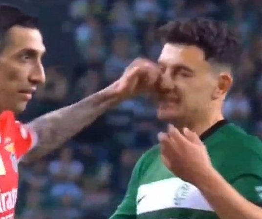 Luís Godinho é amigo ❤️

Como Árbitro // Como VAR