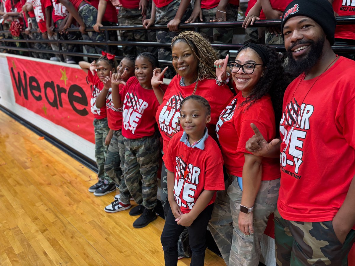 🐅 Lancaster ISD kicked off STAAR testing season with an electrifying pep rally as third, fourth, and fifth-grade students declared “I Believe In Myself!”

📰 Read more about the 2025 STAAR Pep Rally here: lancasterisd.org/article/2148682

#DreamBelieveRoar #STAARReady