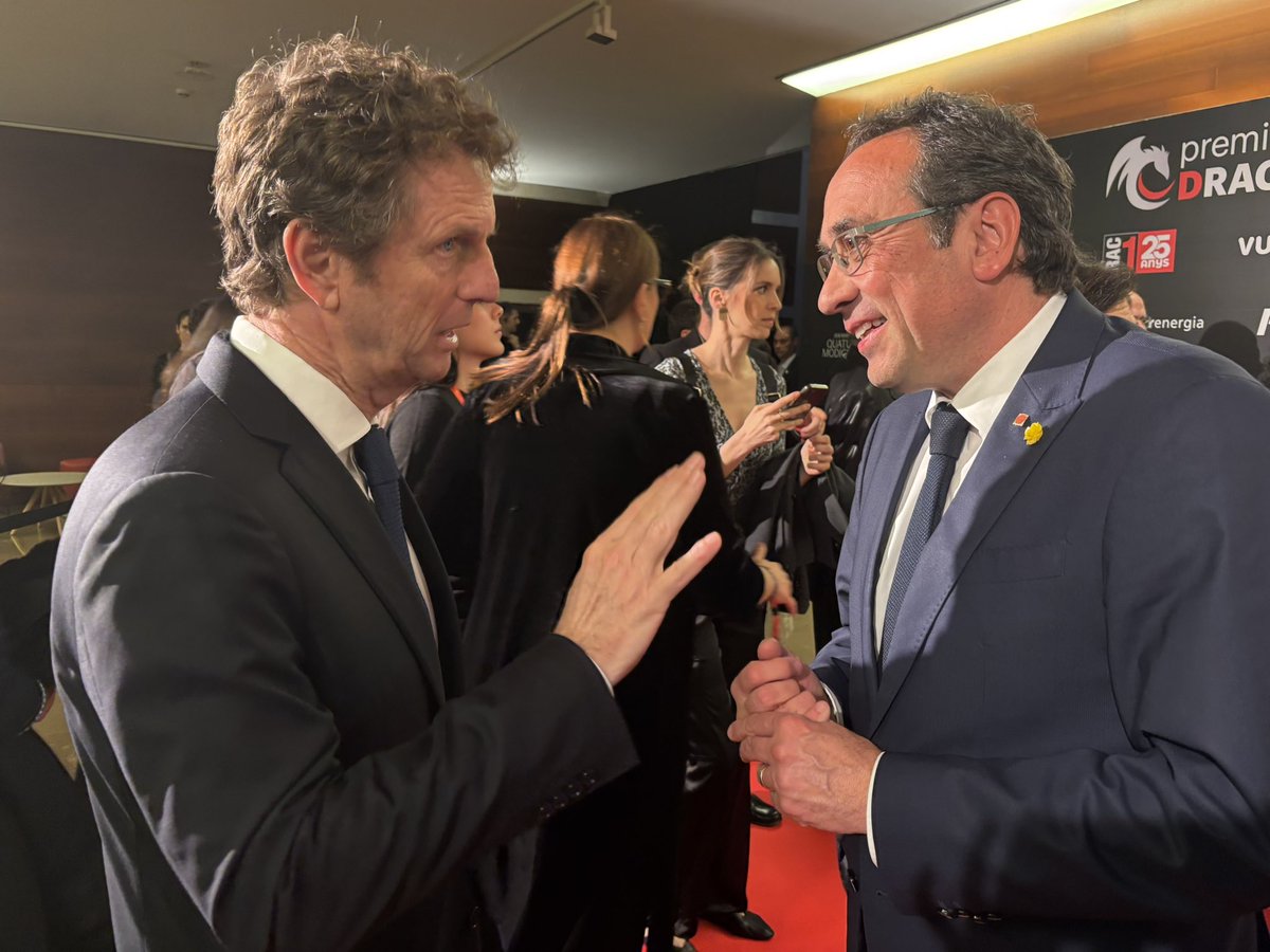 joseprull's tweet photo. Enhorabona a tots els guardonats dels #PremisDrac de RAC1. Un reconeixement a trajectòries personals i professionals que excel·leixen en el seu àmbit i que impacten molt positivament en el nostre país.
Un acte amè presentat pel fantàstic Marc Giró, que mai ens deixa indiferents. https://t.co/q5JDWKwNEC