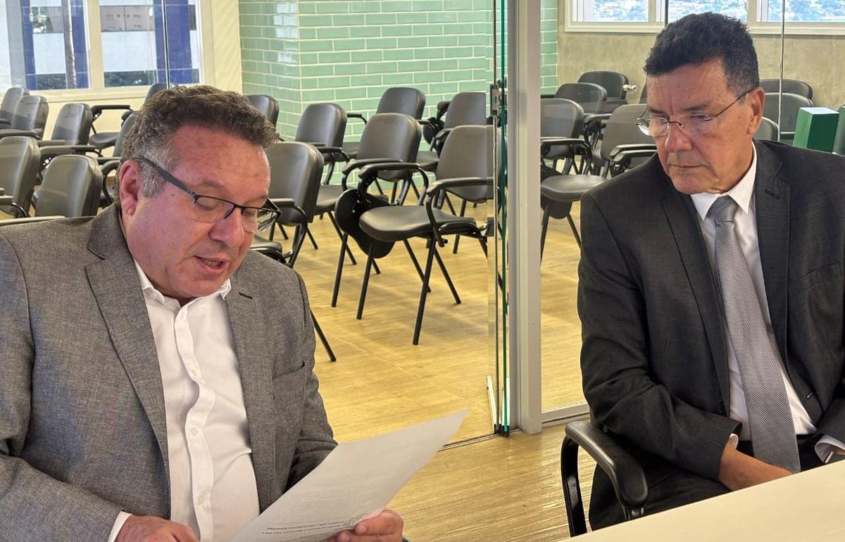 goiascoop's tweet photo. Captar recursos para impulsionar as cooperativas, um dos temas da reunião entre o vereador de Goiânia, Edward Madureira com o presidente do Sistema OCB/GO, Luís Alberto Pereira, hoje. Edward prometeu articular apoio a cooperativas junto ao MDA e Finep.

https://t.co/fVzsR1meZi https://t.co/hrdm2EmjBL